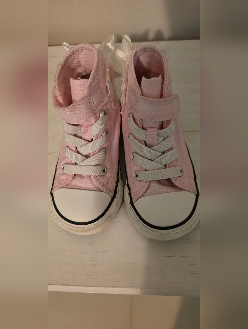 Converse Size 6 toddler- Pink Canvas High-Top Sneakers with LACE AND BOW accents
